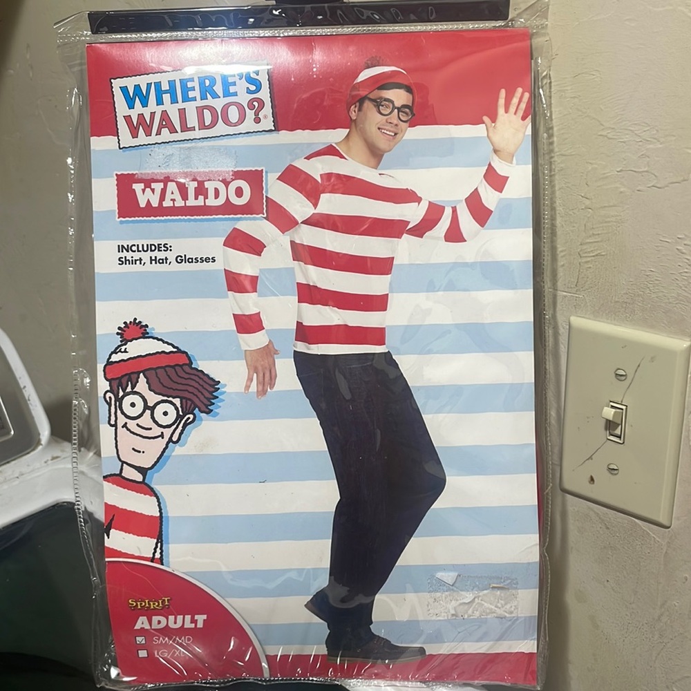 NWT Spirit Where’s Waldo Costume! Adult S/M
